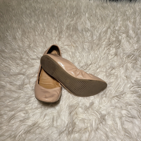 Tan Mossimo ballet flats, size 8 - Picture 2 of 2